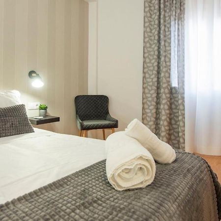 El Sueno De Carmelitas Con Parking Incluido - Apartamentos Aloha Toledo Exterior photo